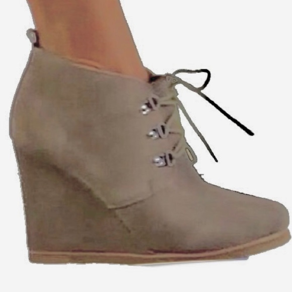 Steve Madden Taupe Gray Wedge Genuine Suede Leather Boots Booties Size 8.5